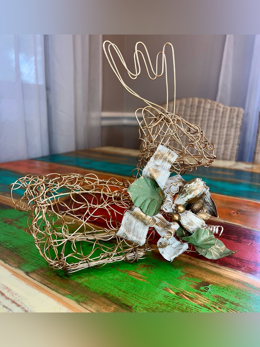 Alpine Hollytree Gold Wire Sitting Reindeer 10” Christmas Holiday EUC
